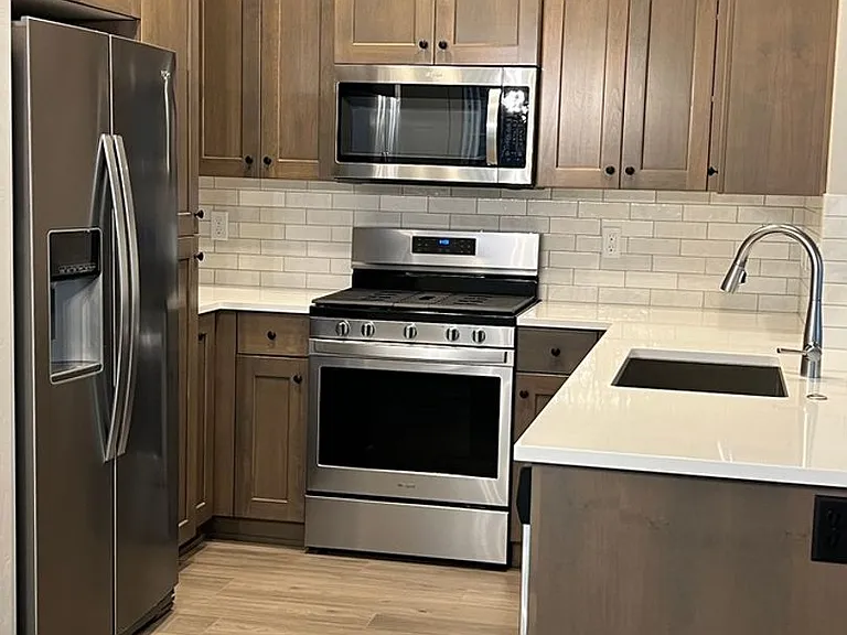 2519 NW Spruce Cone Ln — Photo 2