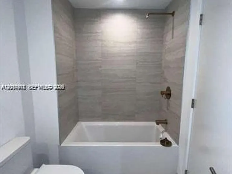 77 SE 5th St #1705 — Photo 6