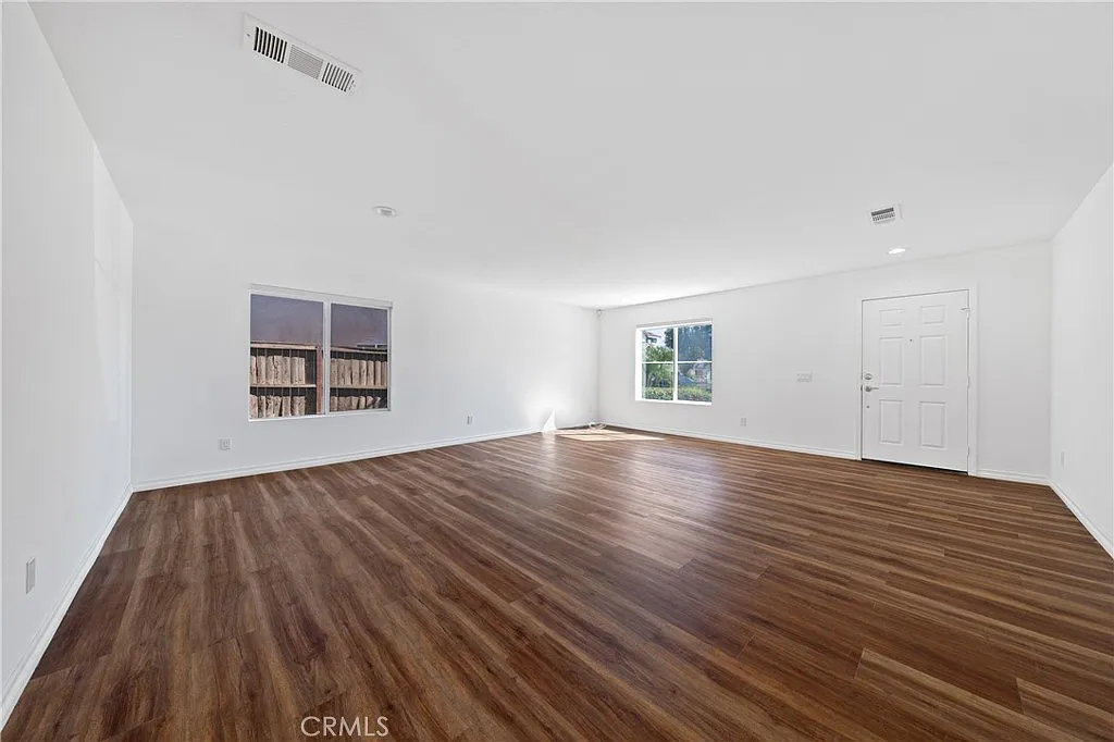 4 bed, 2.5 bath, 2459 sqft, $3,750 — Photo 3