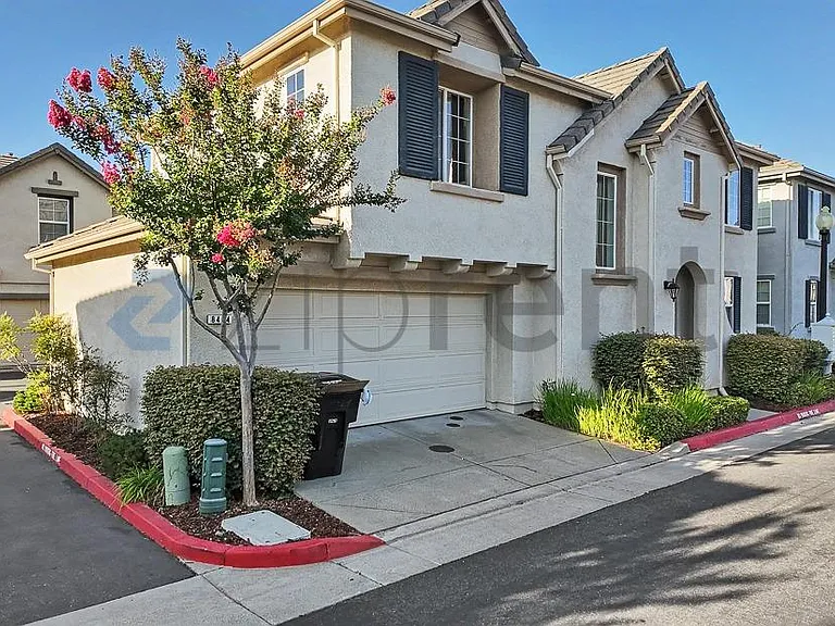 8464 Roseto Rd — Photo 4