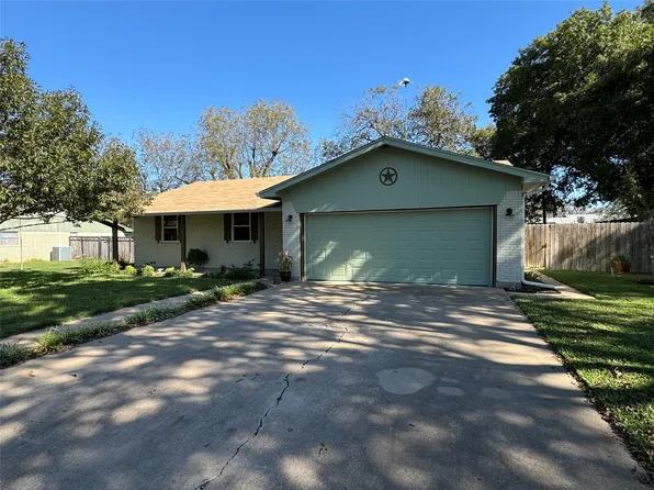 806 S Avenue O, Clifton, TX 76634