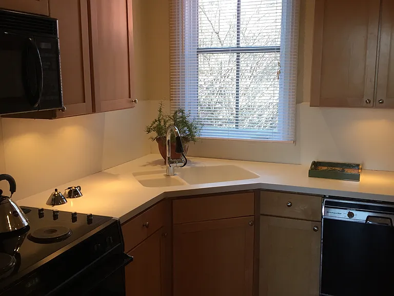 27 Dean St — Photo 15