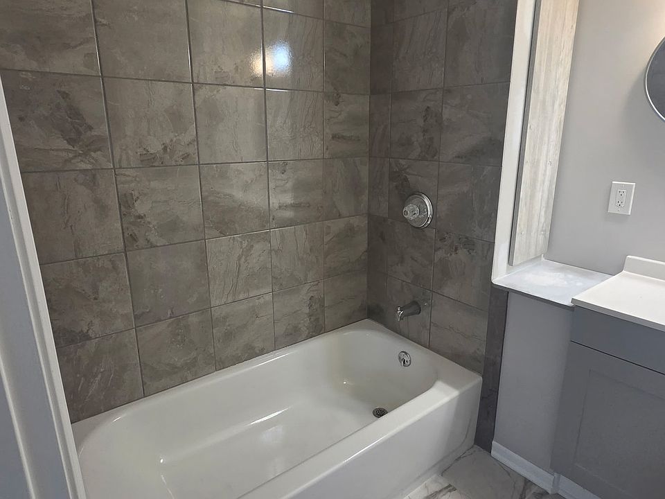 1st image of 6873 Saline Dr #101-10