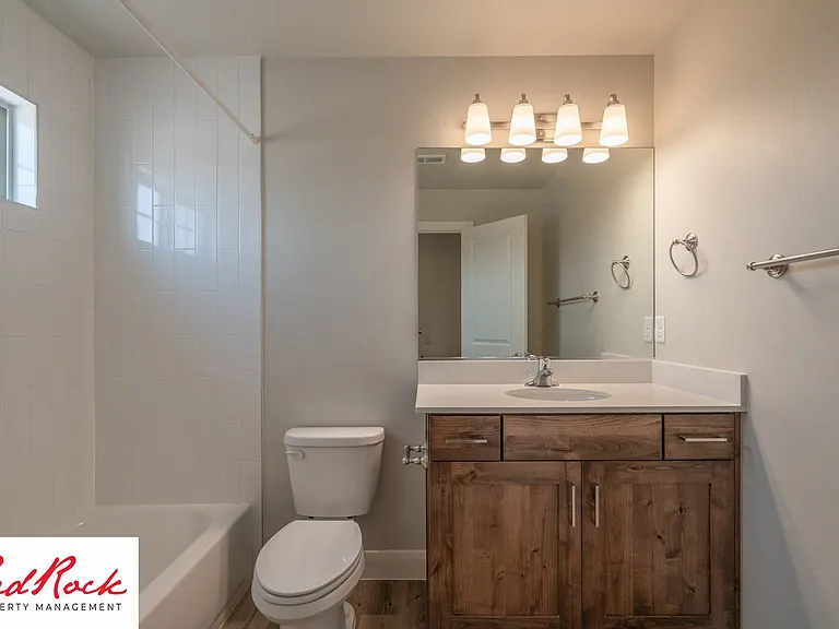 493 N 550 W — Photo 52