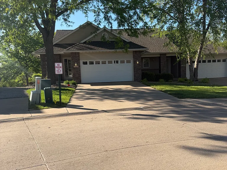 1551 Ranier Dr — Photo 2