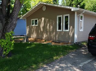 2602 11th Ave S, Grand Forks, ND 58201