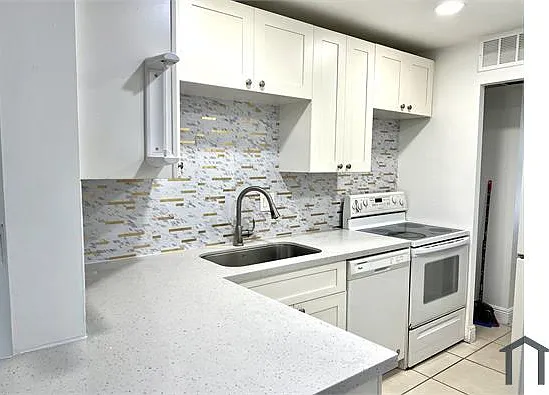 7820 Colony Cir N #204 — Photo 1