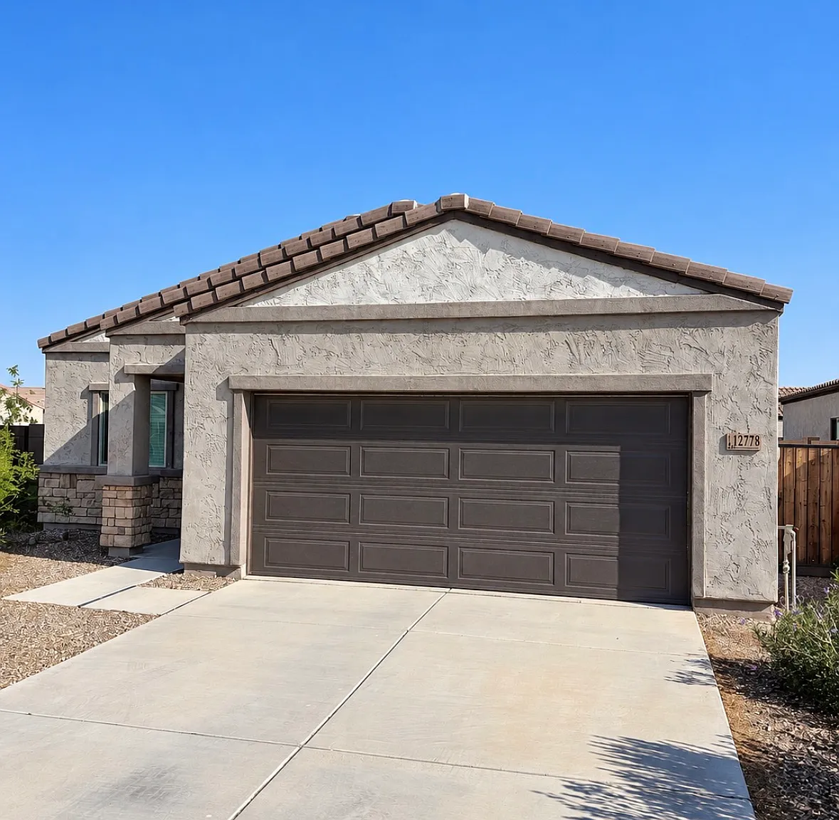 3 bed, 1350 sqft, $2,100 — Photo 2