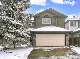 60 S Citadel Ridge Close NW, Calgary, AB T3G 4V6