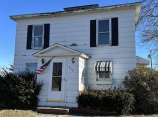 315 S 4th Ave, Dedham, IA 51440