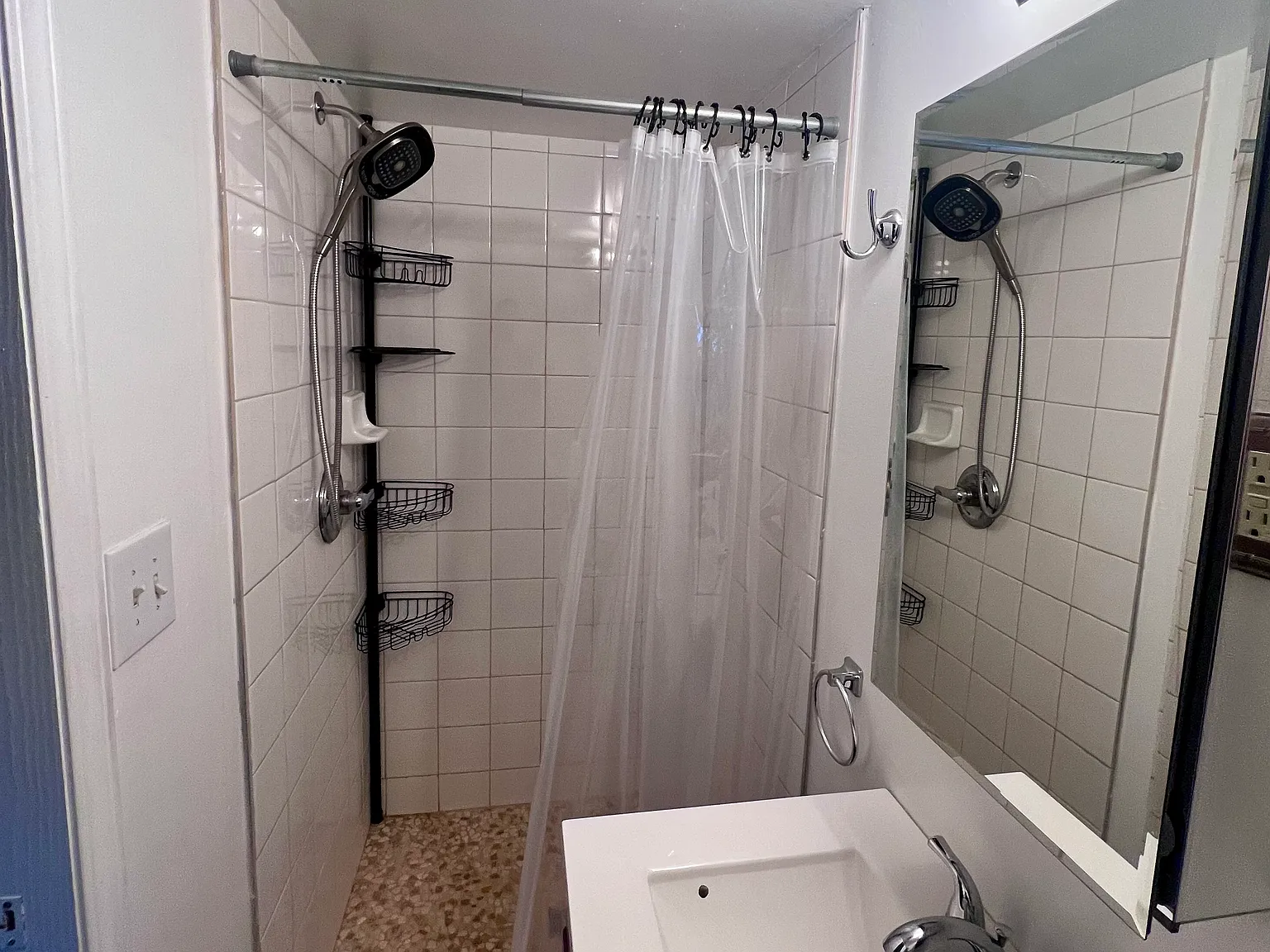 1 bed, 500 sqft, $1,700 — Photo 3