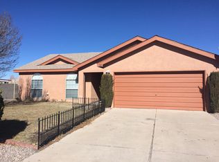 38 Milton Loop, Los Lunas, NM 87031