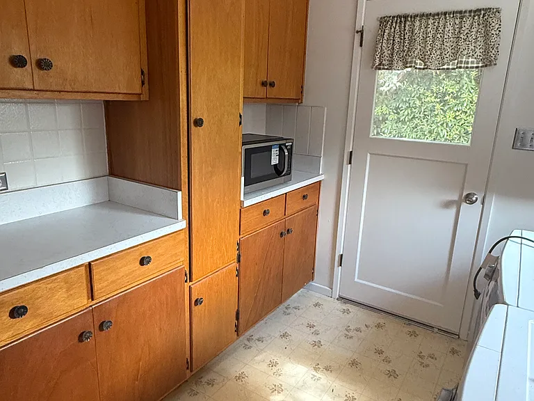 561 Princeton Pl — Photo 15