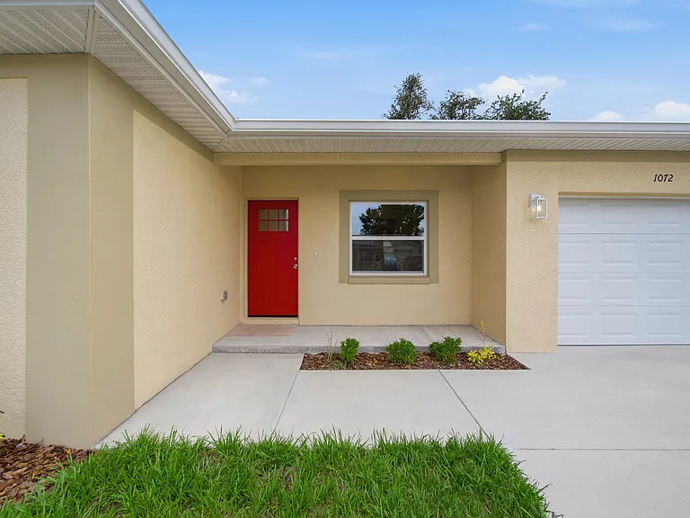 1072 Bridlewood Way — Photo 3