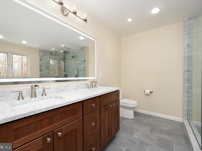 2942 Southaven Dr — Photo 17