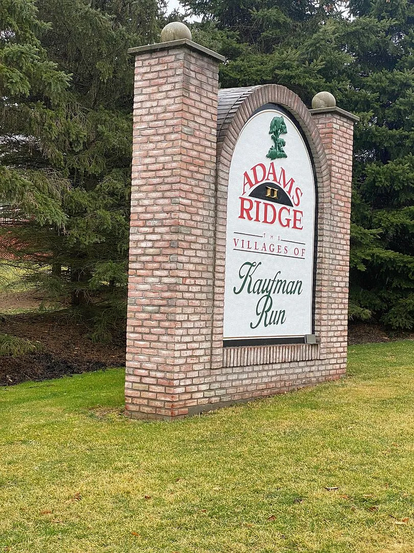 Mars (Adams Ridge) 3 Bedroom, 2.5 Bath Townhome - End-Unit — Photo 2