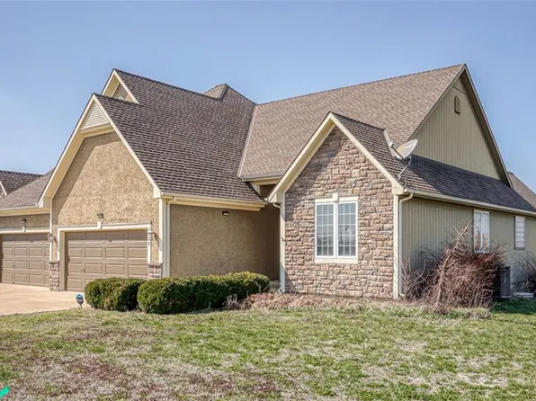 1228 Cottonwood Dr, Paola, KS 66071