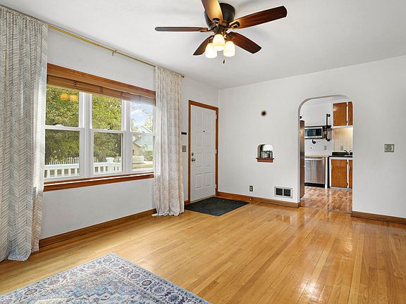 5th image of 3642 Dennett Dr