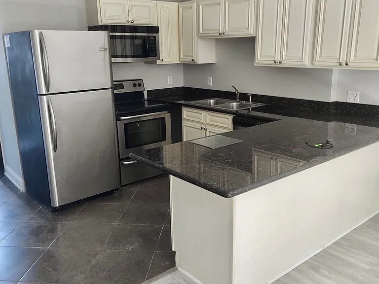 1215 Josephine St #5 — Photo 1