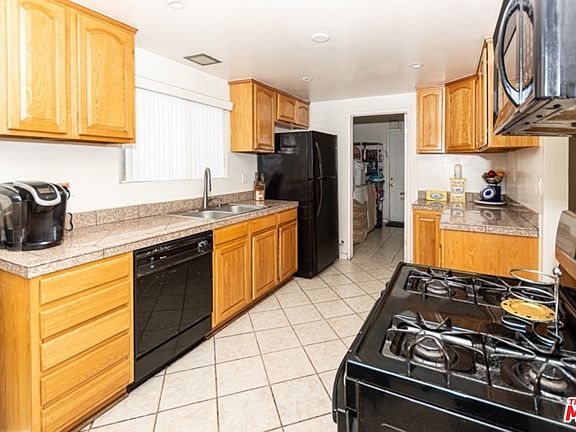 5th image of 16631 E Cypress St