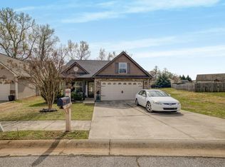 371 Aniken Cir, Boiling Springs, SC 29316