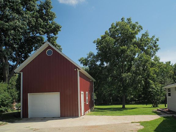 3rd image of 521 Humboldt STREET