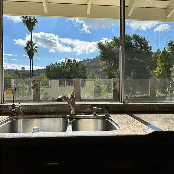 1566 Calle Artigas — Photo 3