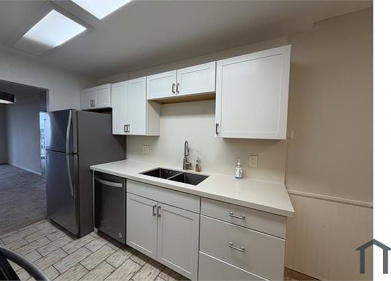 4th image of 250 Jacaranda Dr APT 611
