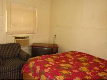 3rd image of 2070 NE 56th St