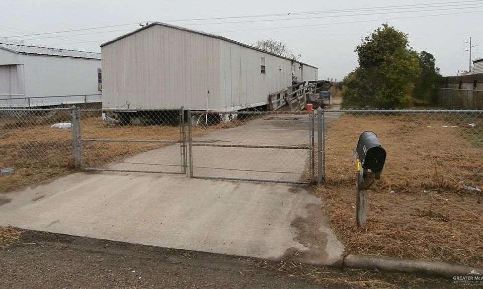 1st image of 3806 Railroad Dr