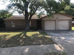 429 Ridgecrest Dr, Saginaw, TX 76179