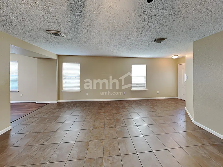 29231 Legends Green Dr — Photo 9