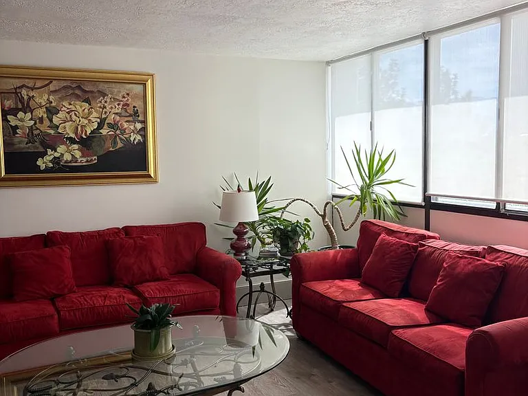 241 N Vine St — Photo 12