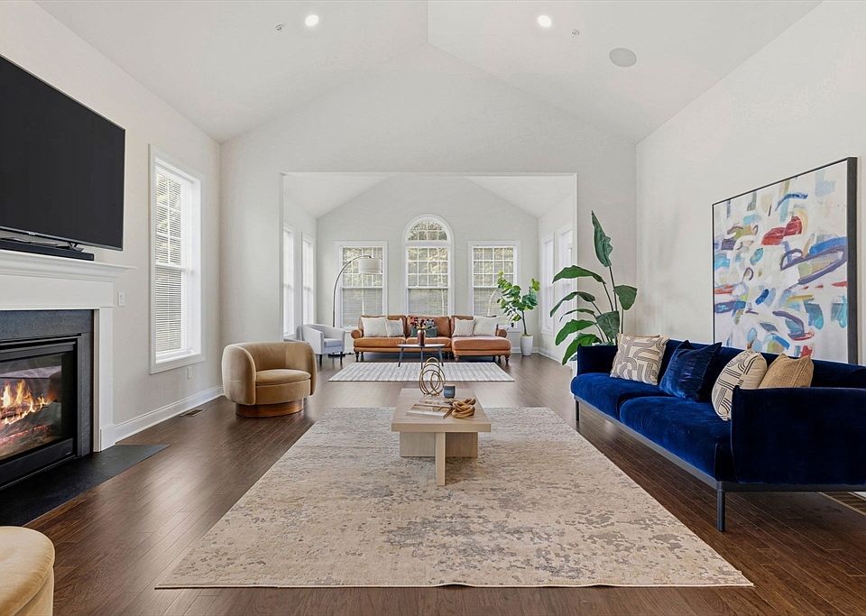 1st image of 73 Phoebe St #40