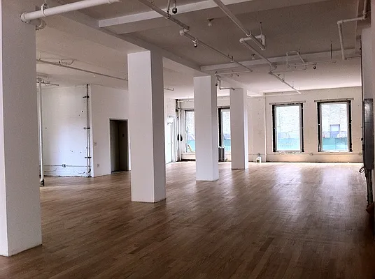 Sold by Mercedes Berk | media 39