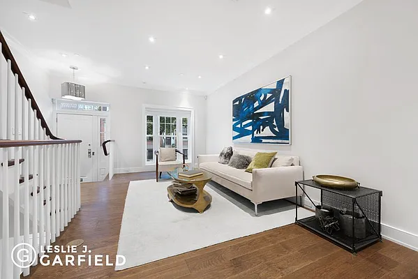 Sold by Leslie J. Garfield | media 4