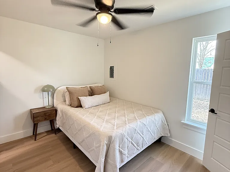 1172 W Cato Springs Rd — Photo 27