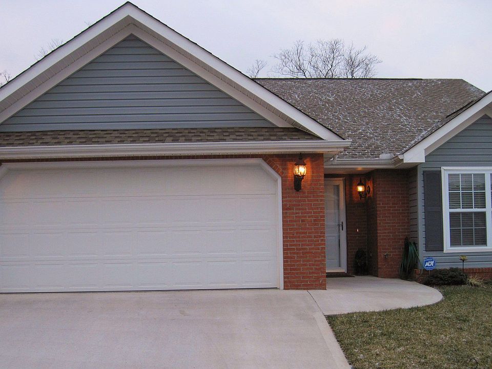 1st image of 8744 Carriage House Way