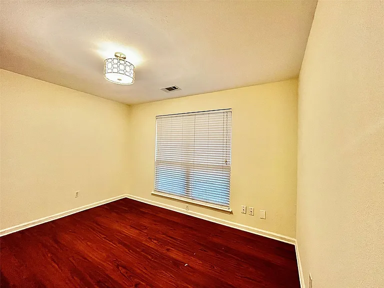 3038 Sam Houston Dr — Photo 2