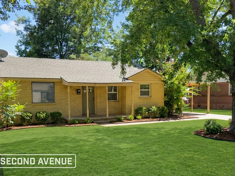 1112 Mallard Dr — Photo 1