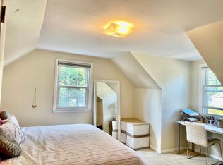 27 Meadow Rd, Hamden, CT 06514