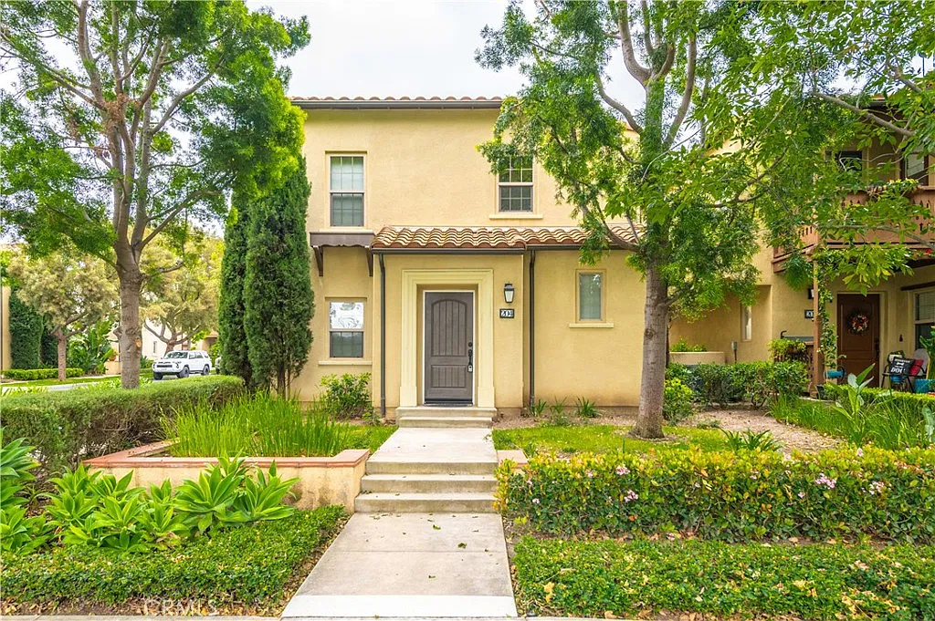 2 bed, 957 sqft, $4,500 — Photo 1