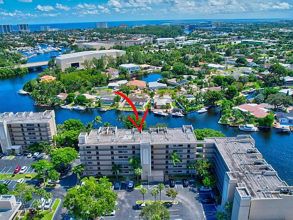 3rd image of 14 Royal Palm Way #2050