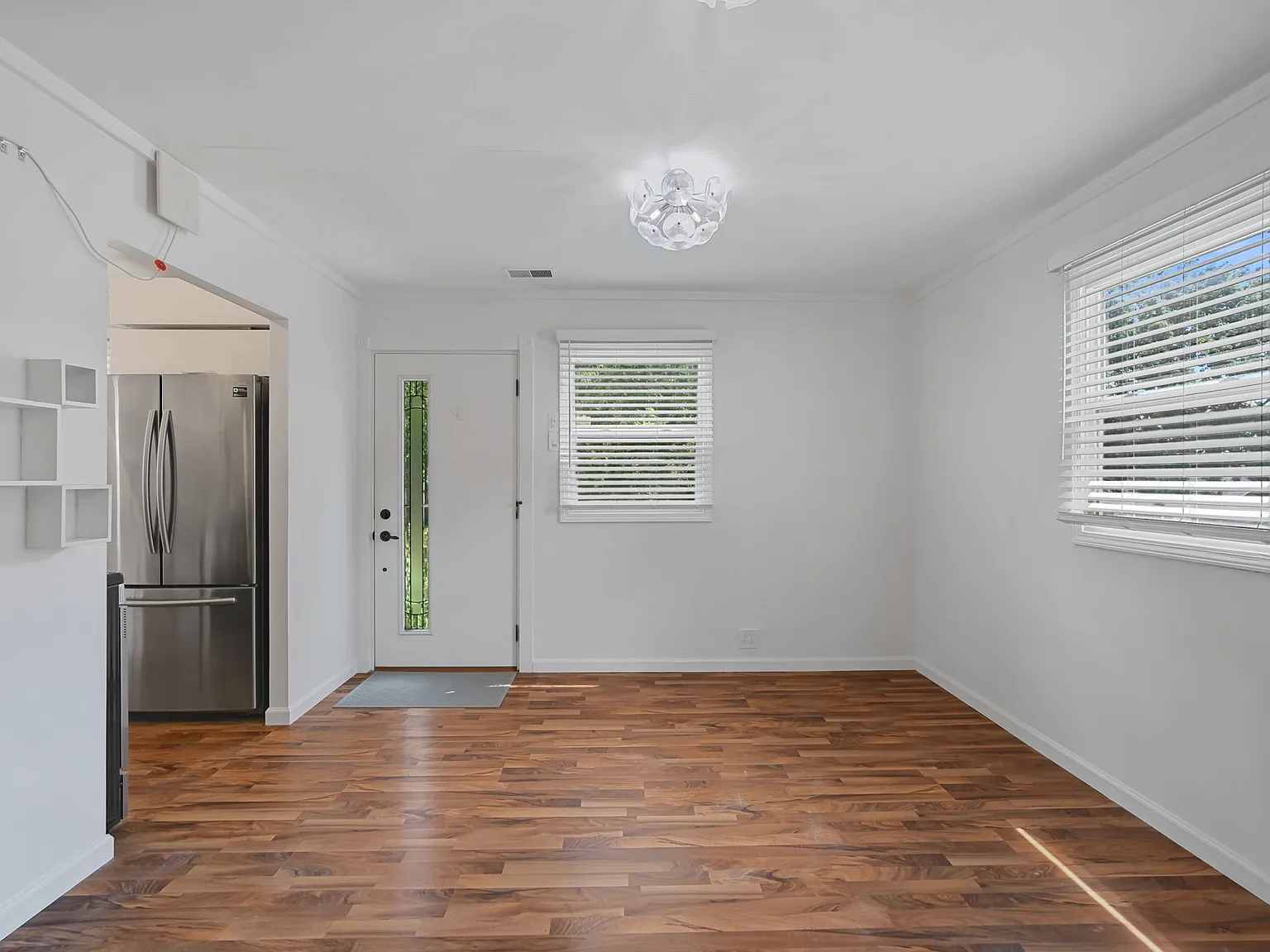 2 bed, 845 sqft, $1,525 — Photo 3