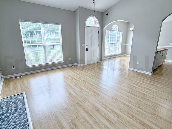 5th image of 415 Caddis Creek Rd
