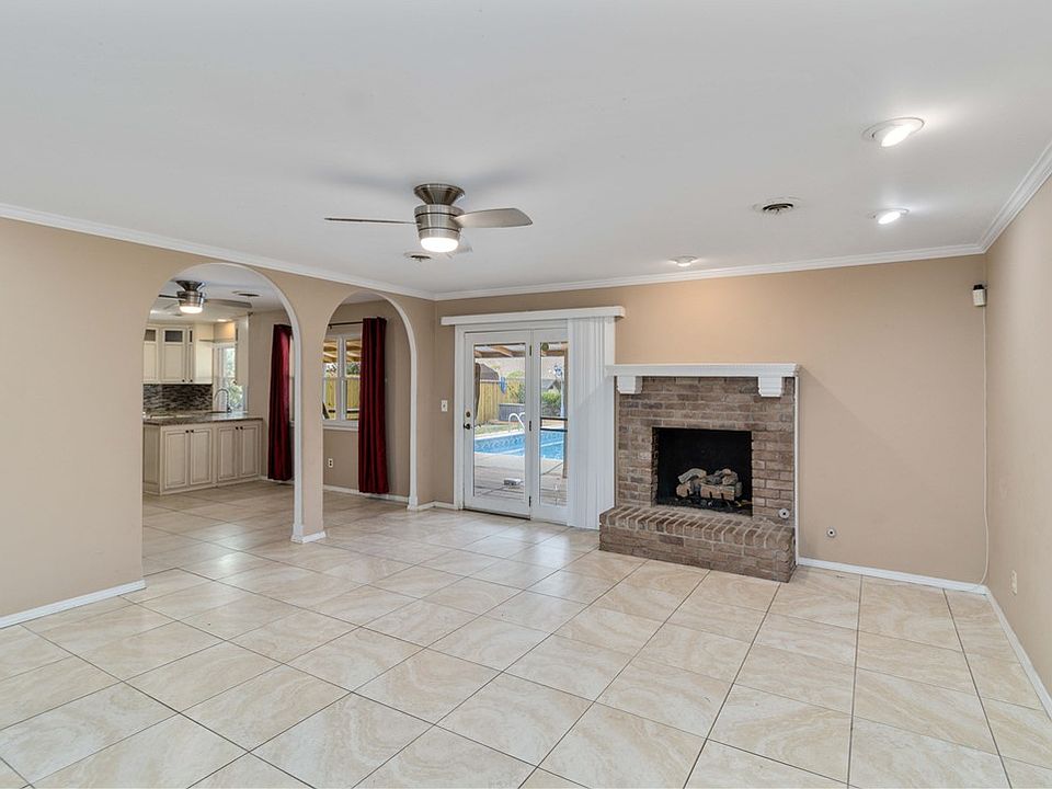 1st image of 2909 W Beechwood Dr