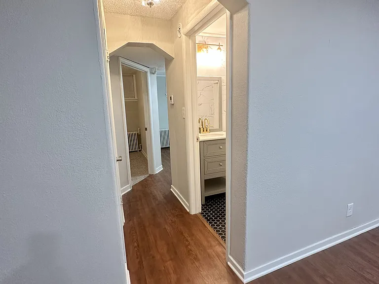 1844 Grand Ave — Photo 24