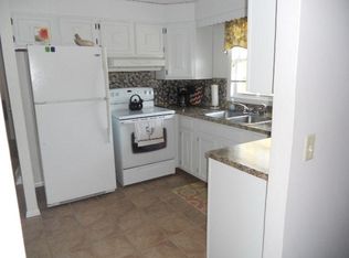 368 Narrow Ln, Charlestown, RI 02813