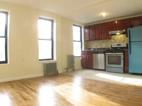 76 Downing Street image 1 of 6