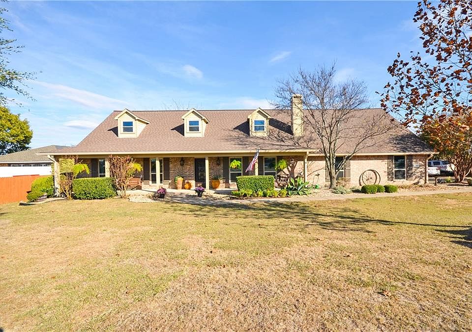 1st image of 16640 Redbud Dr
